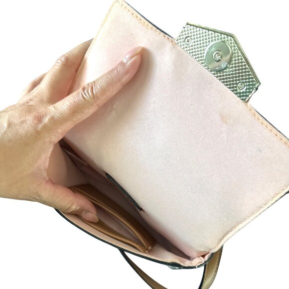 Floral Print Crossbody Bag With Adjustable Strap & Gold-Tone Clasp By APT9 - Picture 4 of 7